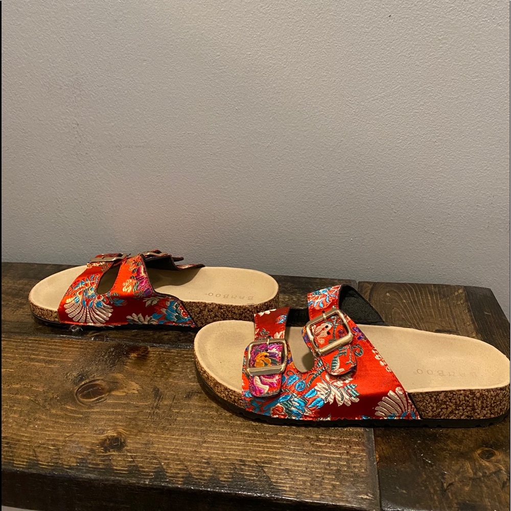 Red floral sandals. Size 7